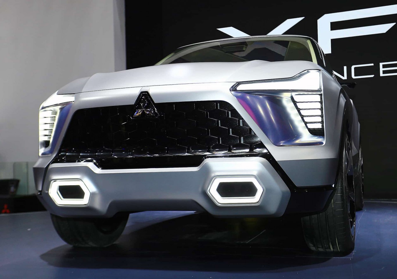 Mitsubishi XFC Concept Tampil di IIMS 2023, Desainnya Futuristis!