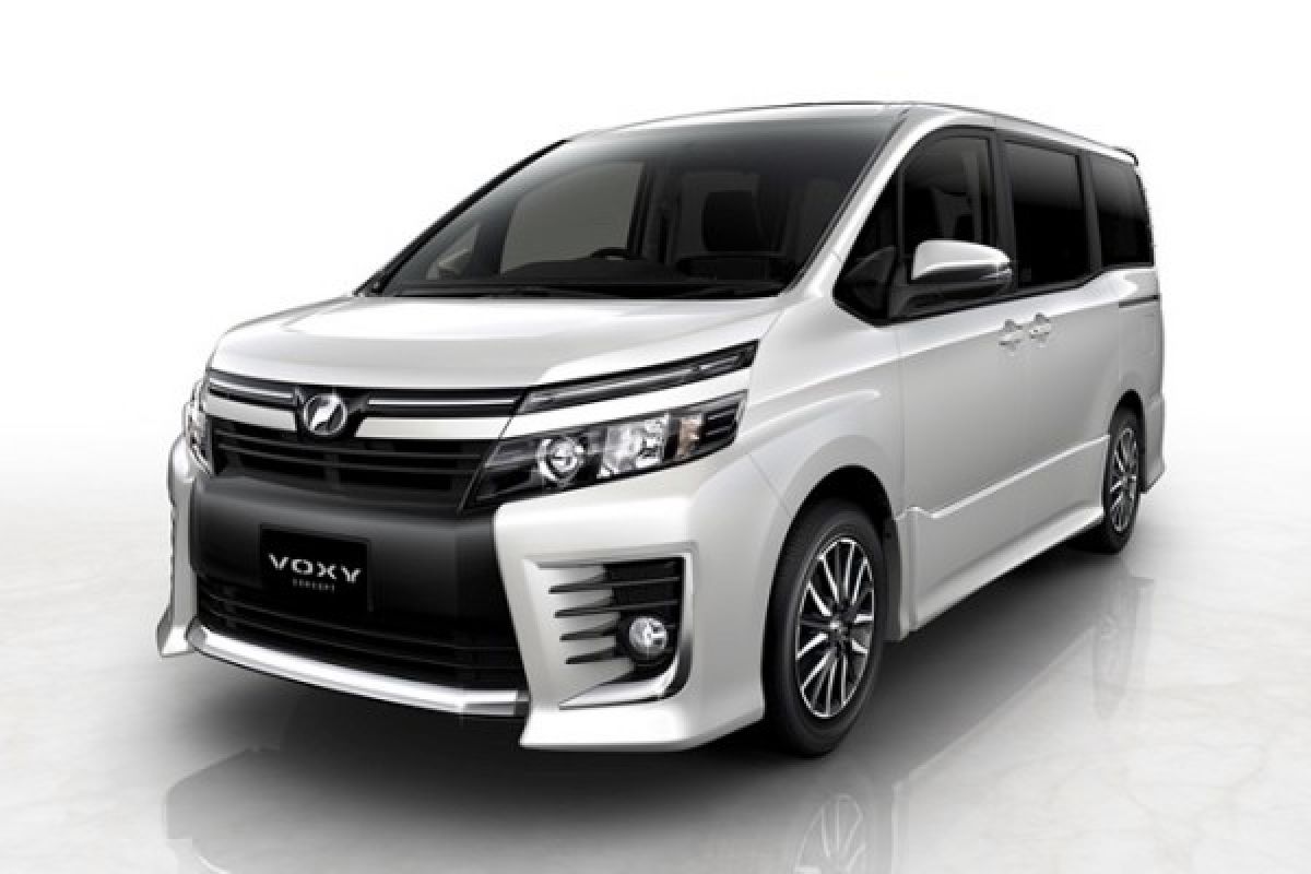 Interior Toyota Voxy Luas dan Mewah, Ini Review Lengkapnya